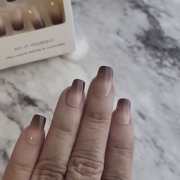 24pcs Square Press On Nails Silver French Fake Nails - Picture 6 of 8